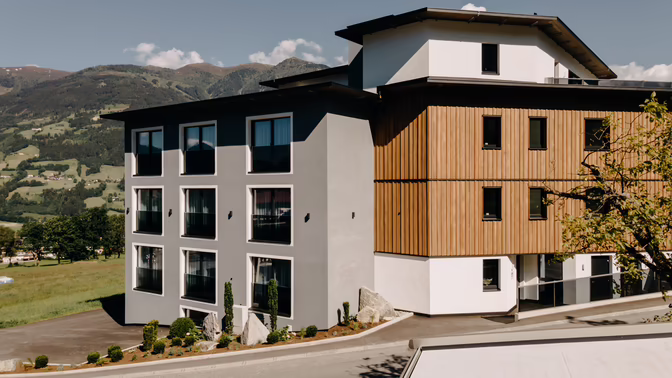 Mehrparteienhaus im Ort Fügen