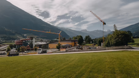 Baustelle Therme Fügen mit Blick Richtung Uderns