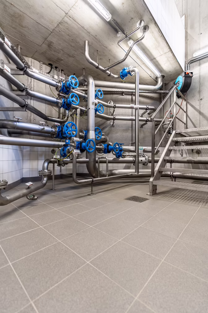 Wasserleitungen im Hochbehälter