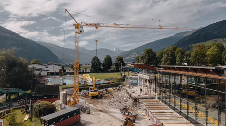 Baustelle Fügen mit Kran