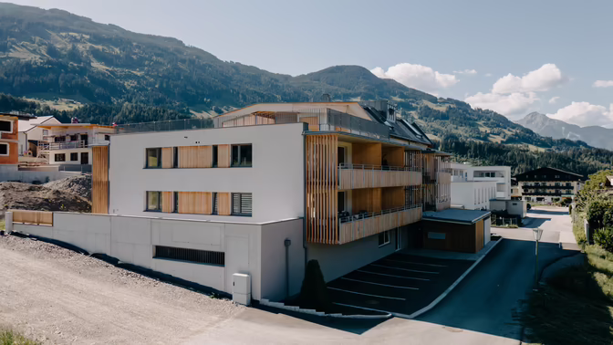 Mitarbeiterlodge Alpina Frontansicht